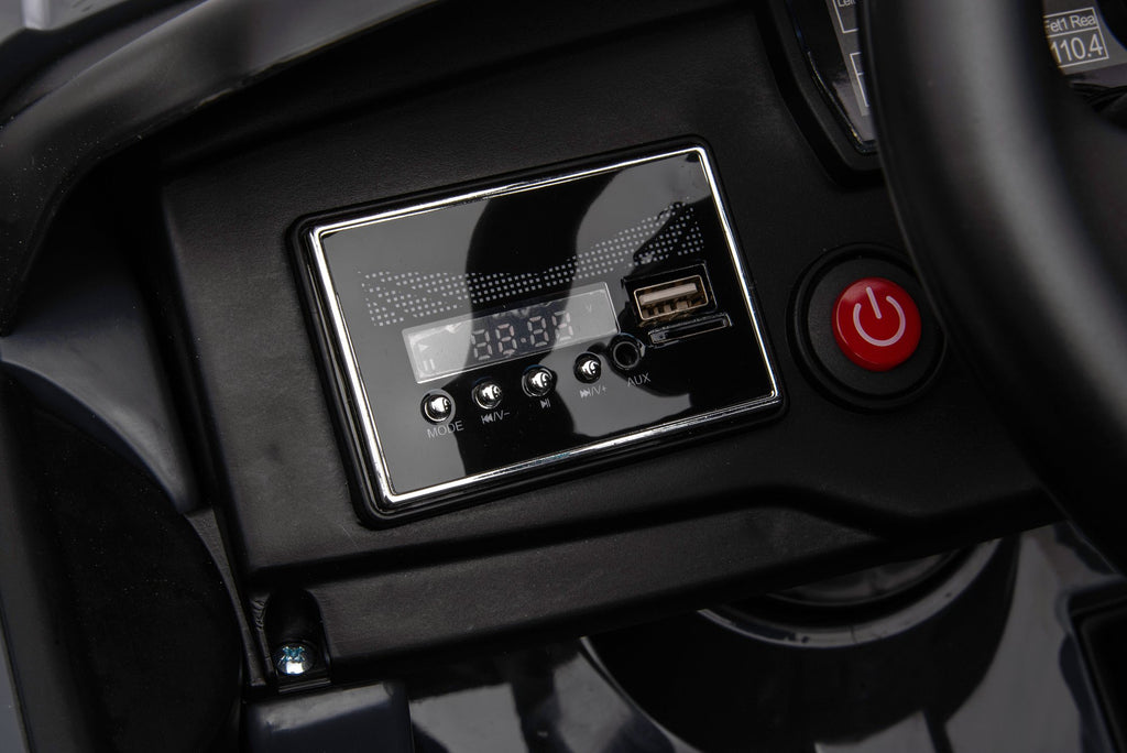  Audi RS Q e-Tron - Coches eléctricos para niños. Con control  remoto para padres, bocina, radio, puerto USB, AUX, suspensión de resorte,  puerta de apertura, luz LED. : Electrónica